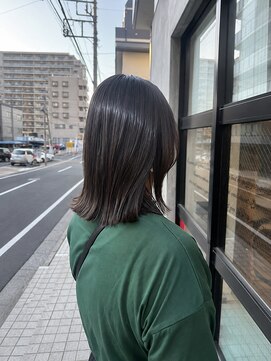 ジュイール(Jouir) 透明感×艶感のオリーブベージュ