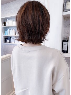 キャアリー(Caary) 福山　大人くびれミディ外ハネ耳かけ簡単スタイリングcaary