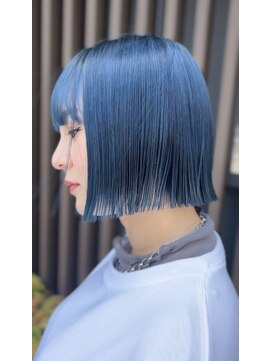 ヴィアンカ(Vianca) 切りっぱなしボブ×ハイトーン