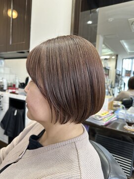 美容室 夢先案内 【脱白髪染め】大人可愛いショートボブ