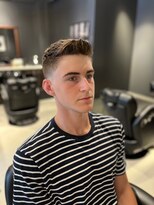 ザマンリバレッジニューヨーク(THE MAN LeverageNewYork)&nbsp;大人外国人風アーミーショートフェード：大村　大心