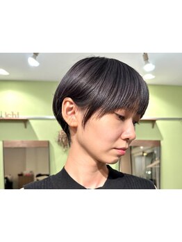 透明感や抜け感のあるトレンド性の高いグレイカラーが魅力！綺麗に魅せ、艶のある上品な大人髪へ◇