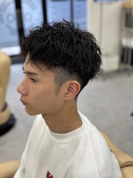 ループ(LOOP) クセ毛を生かしたパーマ風スパイキーショート