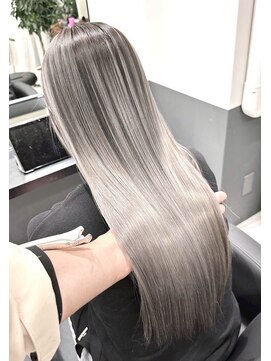 シエラ 心斎橋(CIERA.) ホワイトグレージュミニウルフチェリーブラウンロングウルフ