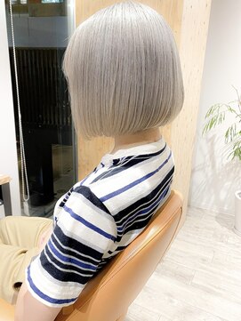 ナンバー ユアイロ 川崎(N° uairo) ボブ/ホワイトベージュ