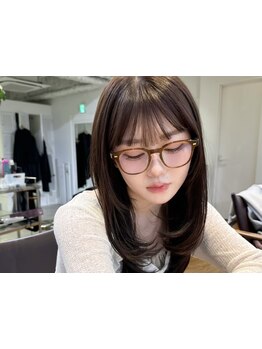 お客様の髪に合わせて、ダメージの少ない薬剤厳選☆ダメージレスならではの手触りと自然なストレートを実現