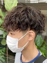 デプト(DEPT.) ツイストスパイラルパーマツーブロックマッシュ波巻きパーマ眉毛