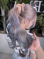 イエナ 渋谷(IENA)&nbsp;ダークシルバー低めシニヨンタイトアレンジスタイルダブルカラー