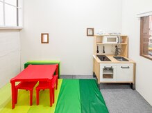 ベリーノ ヘア(bellino hair)の雰囲気（キッズルーム個室あり。タブレットもありゲーム、動画でゆっくり）