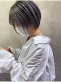 ふんわり丸みショートカット白髪ぼかしカラー　　中山