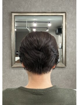 サリエ(S'allier) 前下がり×丸みシルエットのオリーブブラウン大人ショート