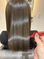 フルー 都立大学店(Fleu r)&nbsp;寒色系でも抜群のツヤ！髪質改善ヘアカラー！