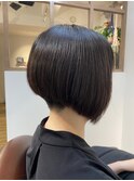 襟足を綺麗にみせる刈り上げグラデーションボブ
