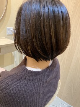 ソウスシア(SOURCE cia) ナチュラルショートボブ【佐藤和弥】