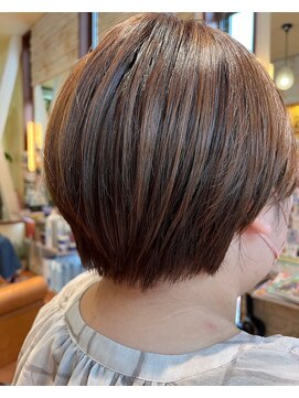 ブルーモスク トウキョウ(TOKYO) ノーブローノーアイロンでタイトな小顔大人ショート