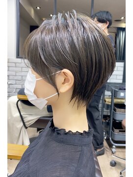 アヴァロン(AVALON) 30代/40代/50代・絶壁解消・小顔前下がりショートボブ【中村】