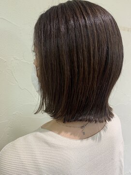 ムース 福島市店(Mousse-88-) 白髪ぼかしハイライト ウォームブラウン 切りっぱなしボブ