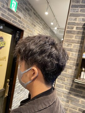 ミリオンバックス 御徒町店(Million Backs) センターパート/ニュアンスパーマ/ツイストパーマ<理容室>メンズ