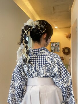 コニ(Coni) 【和田寧々】袴/着付/ポニーテールアレンジ