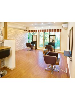 【女性スタイリストの丁寧な提案】居心地の良い空間でリラックスしながら施術を受けられます♪[新潟松園]