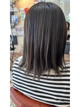 ヘアスタジオブービー ストレートミディ