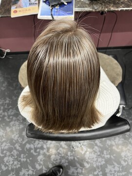 アイズ 渋沢(AIZU) ホワイトグレーハイライト