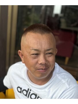 ピシャッとニ代目銀二郎 カントン刈り