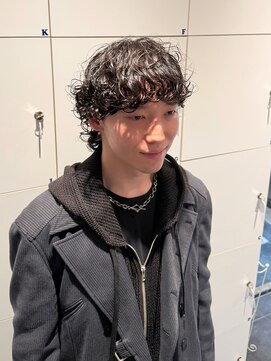 エイゾー(EIZO) 個性あふれる【ウルフパーマ】