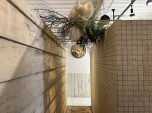 アンジュ(ange)の雰囲気（カットスペースに繋がる通路）