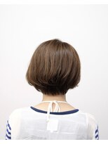 バングス(bangs)&nbsp;綺麗なフォルムのショートボブスタイル。