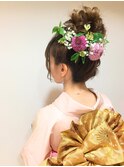 振袖　生花の華やかお団子スタイル