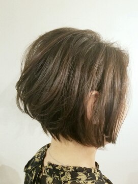 サンジュウナナドシー 大宮東口店(37.0℃) 前下がりショートボブ