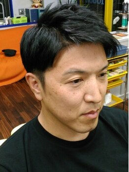 コワフール(coiffeur)の写真/【平日朝9:00～/土日朝8:30～】お仕事前や空いた時間に立ち寄れる!清潔感のあるスタイルで大人の男を演出☆