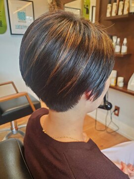 タイディーヘアー(Tidy Hair) ショート×ハイライト