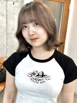 サクラ オモテサンドウ(SAKURA) ブリーチ1回で作る透明感グレージュカラー×韓国風くびれ巻き