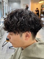 フゥ 宇都宮(FeU)&nbsp;波巻きパーマメンズパーマメンズヘアツーブロックツイストパーマ