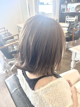 ヘアーメイク ヴェルダ(Hair make VERDA) 切りっぱなしボブ・外ハネ