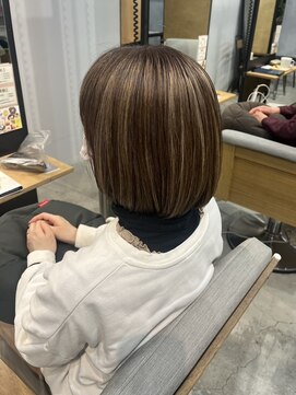 リンダ(LINDA) 白髪ぼかし/ハイライト/大人デザインカラー[札幌美容室LINDA]