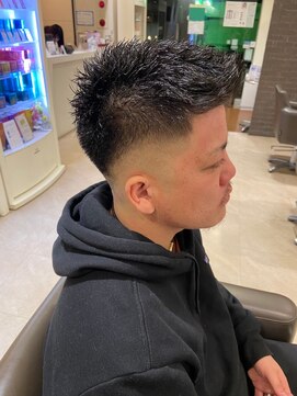 エヌアンドエーコンティ(N&A CONTi) 男らしさが醸しでるフェード×ソフトモヒカン フェザーアップ