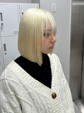 ベレーザ 渋谷(BELEZA) 12121艶髪ホワイトブロンド切りっぱなしボブ金髪マロンベージュ