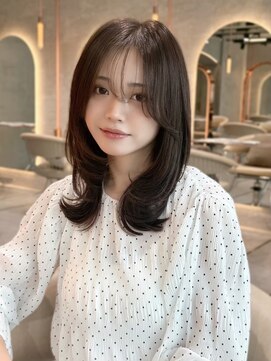 シーシンジュク 新宿南口(Sea shinjuku) ココアベージュ×レイヤー[小顔/黒髪/オリーブグレー]