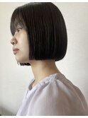 暗髪ストレートボブ