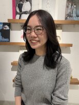 サークル(CIRCLES) ふんわりセンターパートミディアム20代