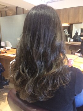 ネオリーブニコ 大井町店(Neolive Nico) 外国人風　カーキ　オリーブ　グレージュ