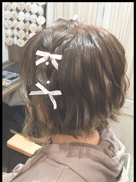 ボブスタイルのルーズハーフアップ　ショートヘアアレンジ