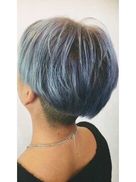 美容室B.K アッシュブルーネイビーホワイト