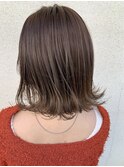 切りっぱなしミディボブ