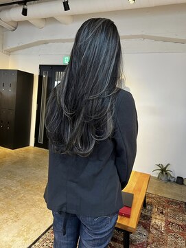 メリー オオサカ(Merly Osaka) ダークカラーベースに馴染ませハイライト_black ash_