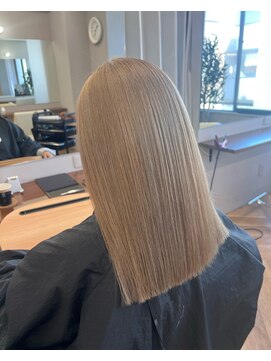 シカ 神戸三宮元町店(Cica) ハイトーン ミルクティーベージュ 切りっぱなし 神戸 三宮