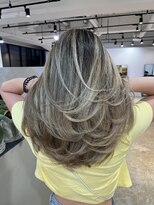 メリー オオサカ(Merly Osaka)&nbsp;バタフライカット×バレイヤージュ